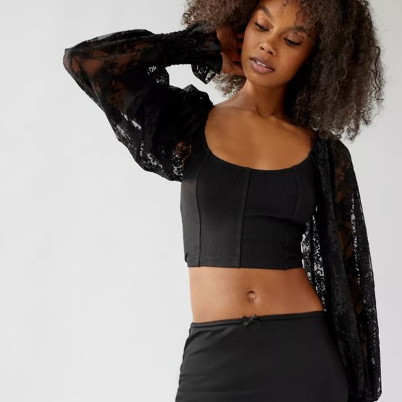 NWT UO Flowy Lace-Sleeve Top FINAL PRICE - Picture 4 of 4
